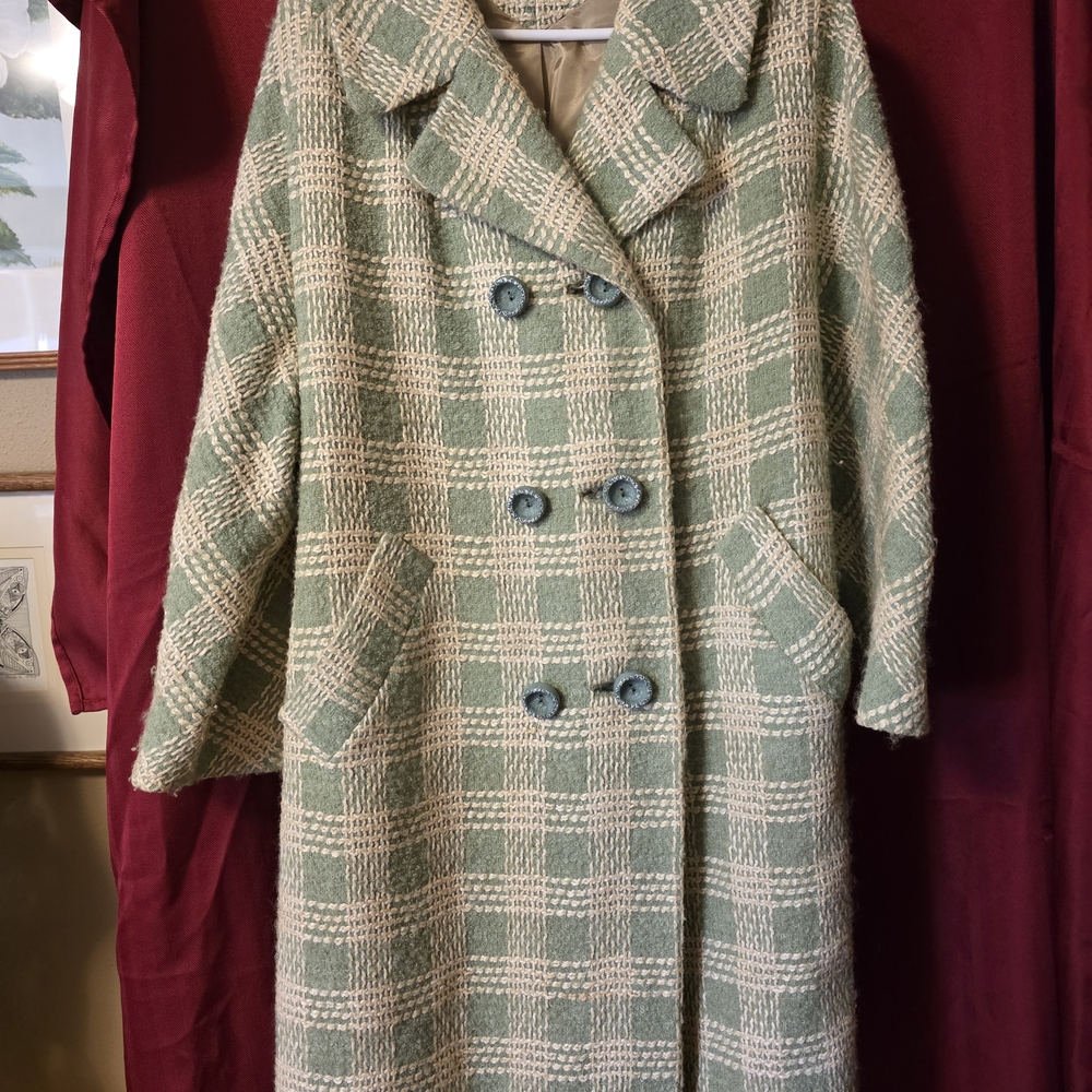 Elegant Green Plaid Double-Breasted Pea Coat